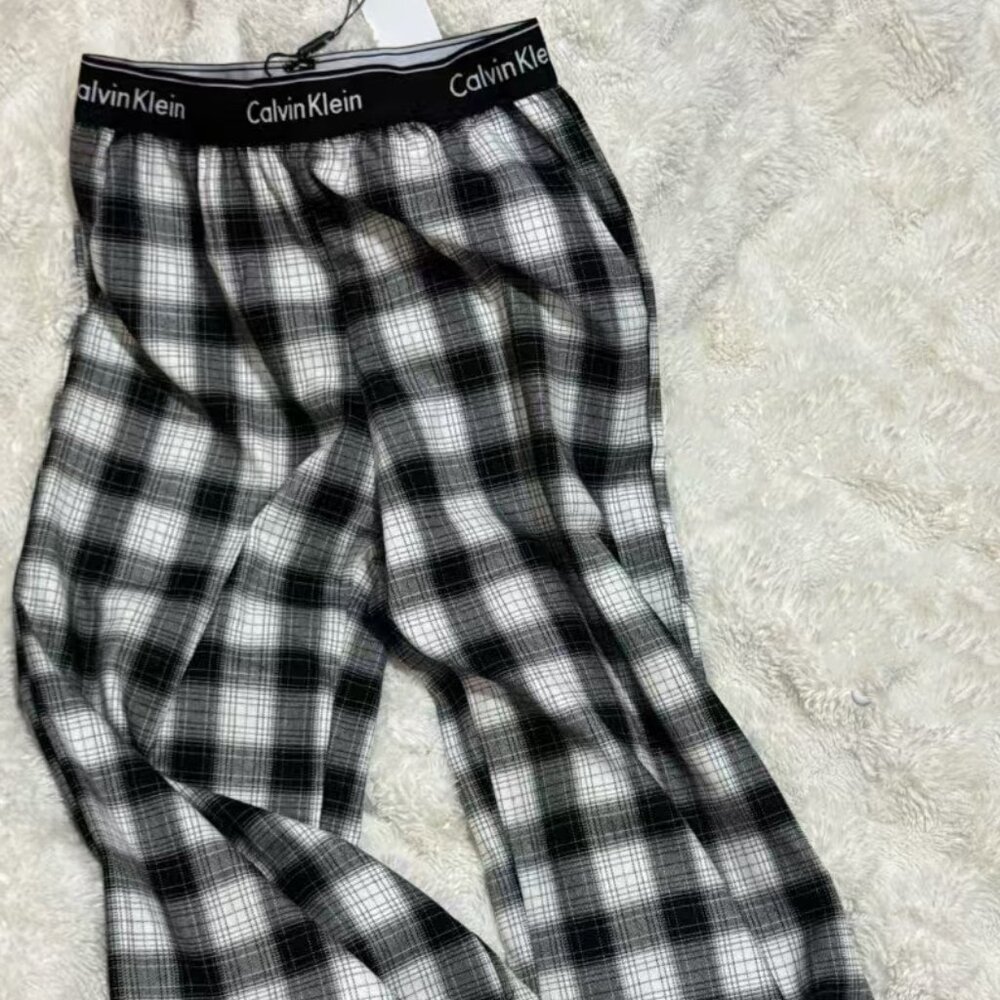 Super versatile plaid pants for all occasions!